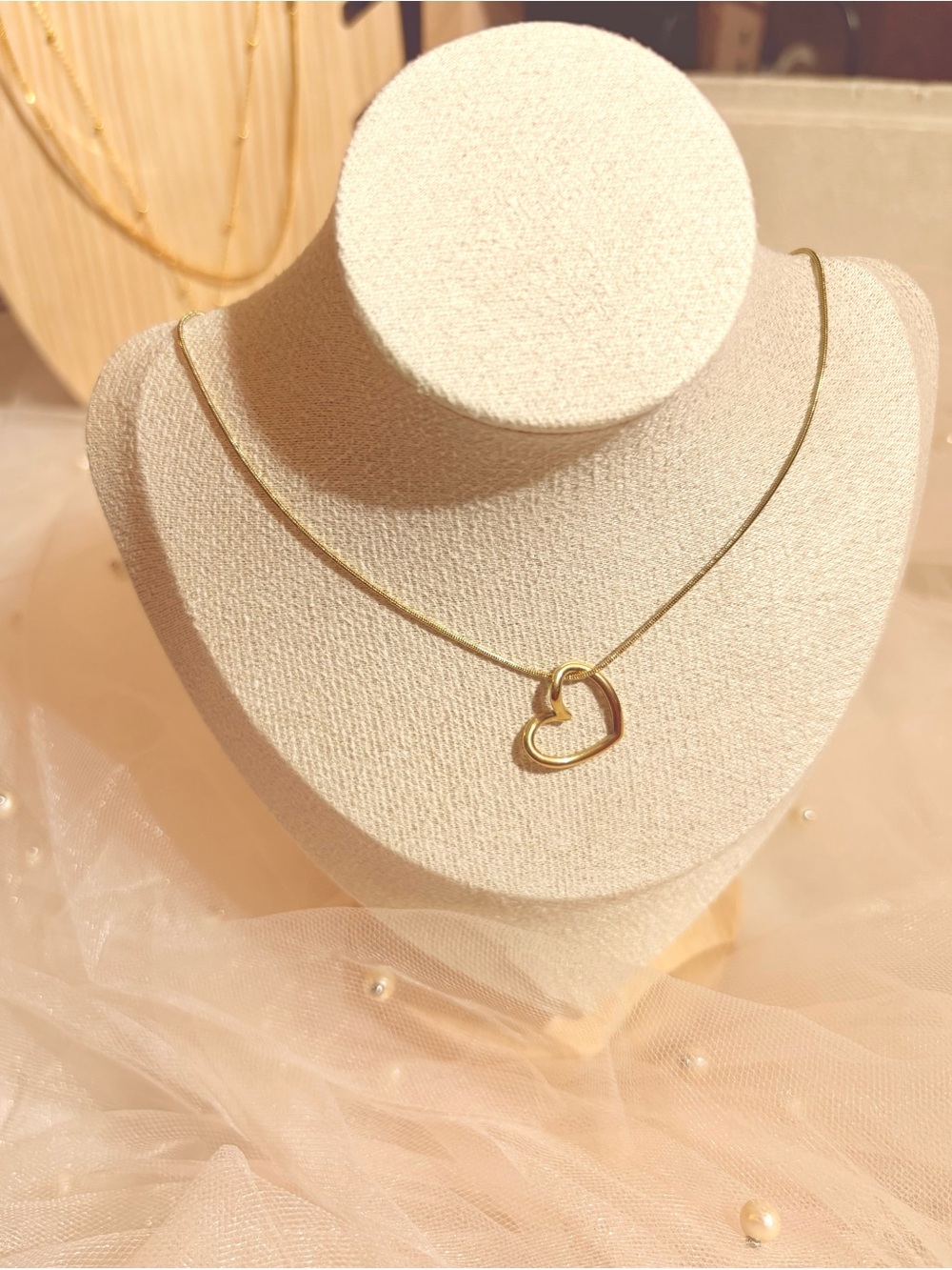 Gold Heart Pendant Necklace - Elegant Women's Jewelry